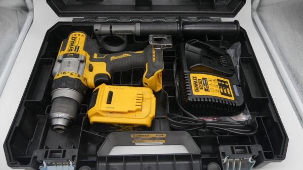 DEWALT Akku-Schlagbohrschrauber DCD999NT inkl. Case, Akku und Ladegerät, Gebraucht