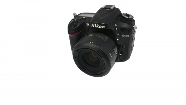 NIKON D7100 + AF-S DX NIKKOR 35mm f/1.8G, 24,1 MP, DSLR-Kamera, gebraucht