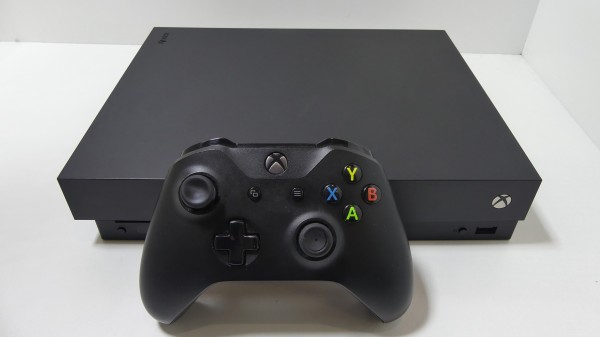 Microsoft Xbox One X 1000GB Schwarz Konsole mit 1 x Wireless Xbox One Controller gebraucht