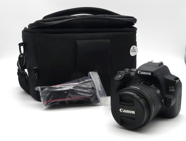 Canon EOS250D Kamera, gebraucht, inklusive Tasche (Cullmann), Akku, Battery charger